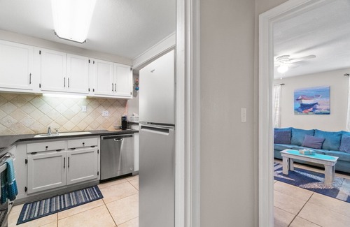 Bid-a-wee Beach House | 1 MINUTE WALK TO PRIVATE BEACH! Central PCB-Pier Park! Sleeps 8-10. Dogs ok.