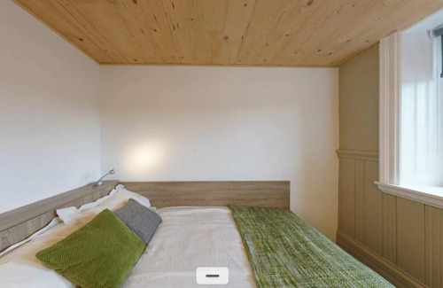 Lancaster House | 1 Night Free Comfortable Rooms in Lancaster for STUDENTS ONLY - SK