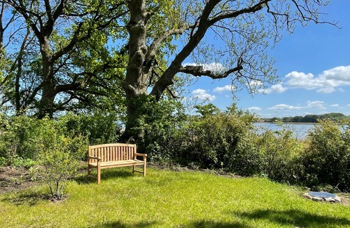 Ulsnis Apartment | 1 room apartment with Schlei view directly on the water