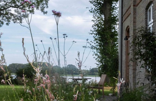 Ulsnis Apartment | 1 room apartment with Schlei view directly on the water
