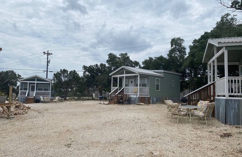 New Braunfels Cottage | #1 Royal Gate Retreat