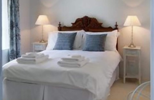 North Barsham Apartment | 1 superking zip n link can be singles, 2 doubles, 3' bunk beds, 2 travel cots