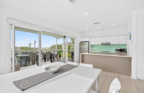 Encounter Bay House | 1 Viking Street Encounter Bay - Linen Included