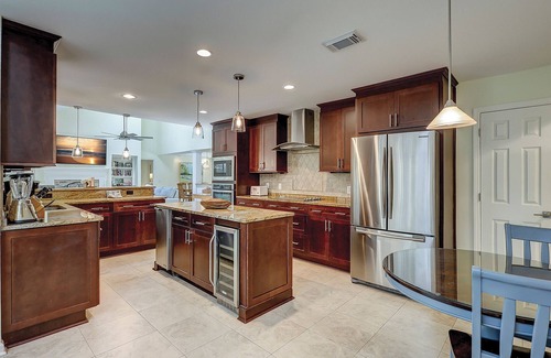 Heritage Woods House | 10 Baynard Cove-5 Minute walk to the beach with Private Pool & Spa