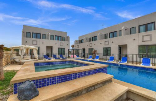 Johnson City House | 10-Coco Chanel-2nd Floor-Pool View