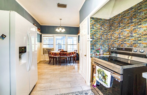 Flint House | 10 Mi to Lake Palestine: South Tyler Location!