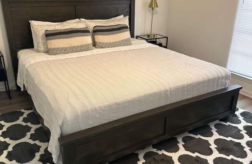 Leon Valley House | 10 Min to Sea World & Lackland, Pets OK, Sleeps 12