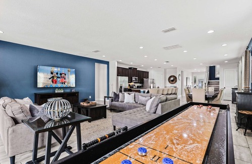 Celebration House | 10 Mins Disney/Private Pool and Hot Tub/Games Room/Arcades/XBox/5000sqft!/Wifi