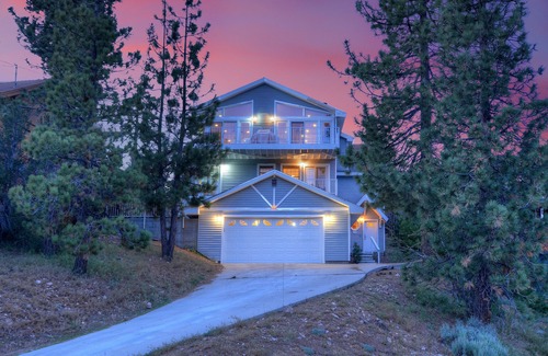 Fawnskin House | 10 mins to Slope ~ Luxury 180 Degrees Lake View