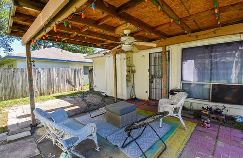 Humble House | 10 Minutes from IAH and Mall, Newly Rehabbed