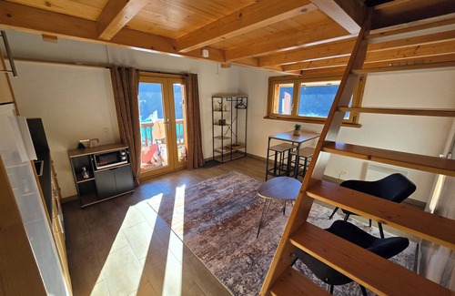Saint-Pierre-de-Clages Apartment | 10 minutes from Verbier