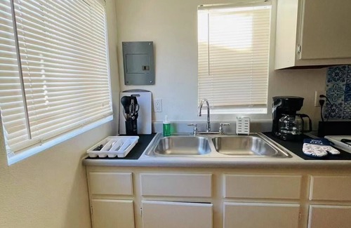 Central San Pedro Apartment | 10 minutes to beach from 754A 9th St, All Inclusive Coastal Town of San Pedro CA