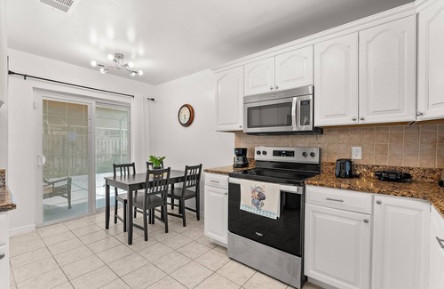 Indian Wells House | 10 Minutes to Disney! Villa with Pool & Game Room