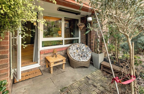 Chaucer Apartment | 10% OFF| Cosy Flat in London Bridge + Games, Netflix & Parking + Garden!