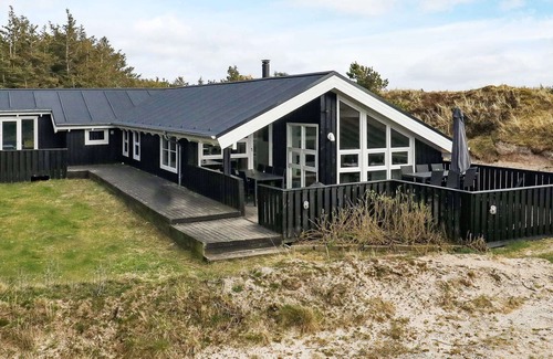Grønhøj House | 10 person holiday home in Løkken