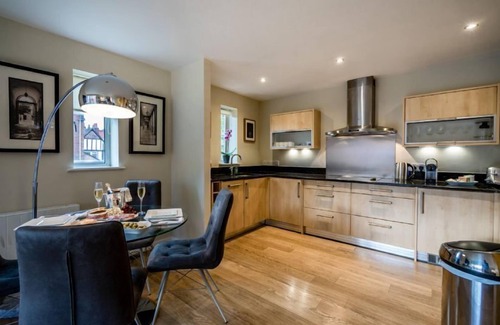 York Apartment | 10 Stonegate Court - sleeps 4 guests in 2 bedrooms