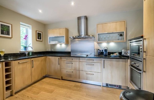 York Apartment | 10 Stonegate Court - sleeps 4 guests in 2 bedrooms