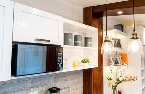 Urdesa Condo | 100- Prague Apts 2 pax Consulate USA *Parking*