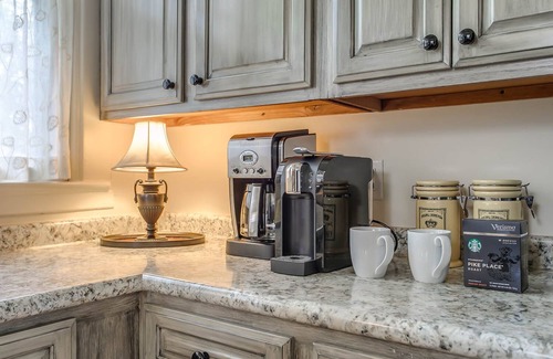Franklin Apartment | 100 year old home five blocks from Historic Downtown Franklin, TN