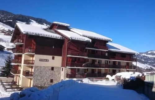 Areches Apartment | 100m from ski slopes, 2nd floor, parking, tv, 28m², Arêches-Beaufort