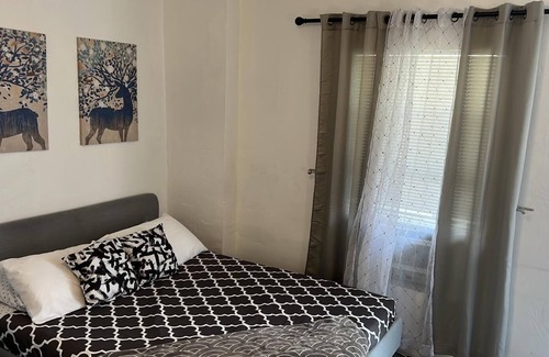 Parkside Apartment | 105 Cozy Budget Studio Fully Equipped at Hollywood