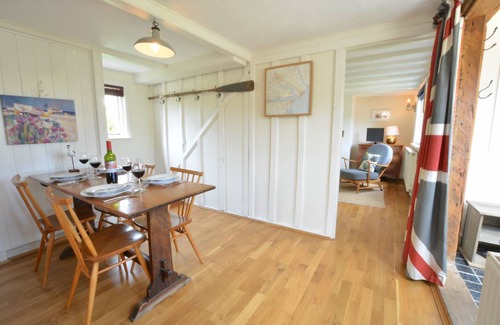 Pin Mill Cottage | 105 m² Cottage ∙ 2 bedrooms ∙ 4 guests