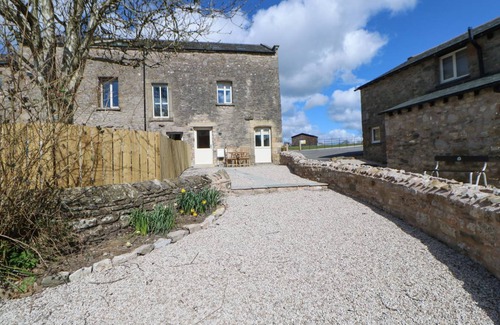 Casterton Cottage | 105 m² Cottage ∙ 2 bedrooms ∙ 4 guests