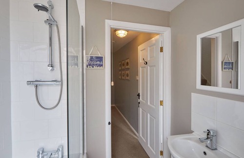 Whitby House | 109 m² House ∙ 4 bedrooms ∙ 8 guests