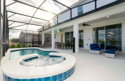 Kissimmee Resort | 10BD Bella Vida Beautiful Home Near Parks (BV 303)