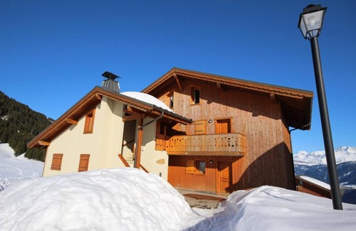 Bisanne 1500 Apartment | 10m from ski slopes, Ground floor, view exceptional, terrace, parking, tv, ski locker, 45m²