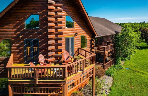 Point Au Roche Villa | 11-Bedroom Family Retreat/Wedding - Lake Champlain