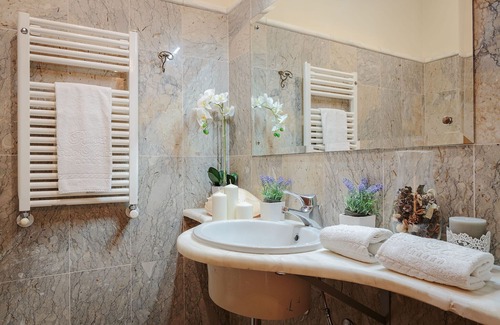Orentano Villa | 11 bedrooms Luxury Farmhouse, Private Pool, Jacuzzi, Private Tennis