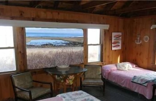 Sandwich Cottage | 11 Freeman Ave - SD357