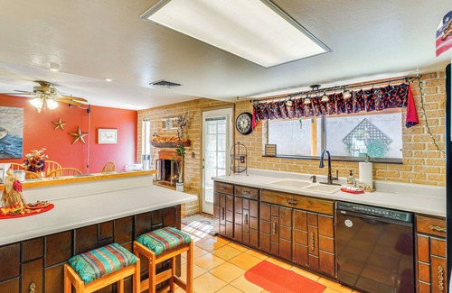 Tucson House | 11 Mi to Sabino Canyon: SW-Style Home in Tucson