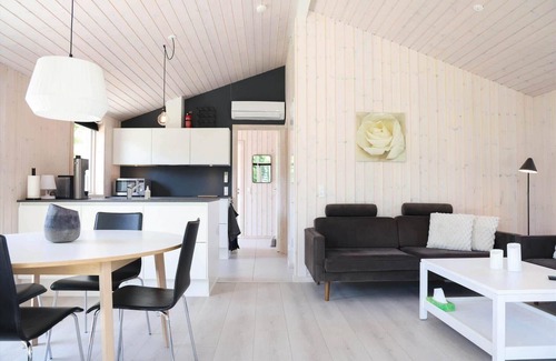 Nykøbing House | 11191-1 Nykøbing Sj - Lynghækken 36