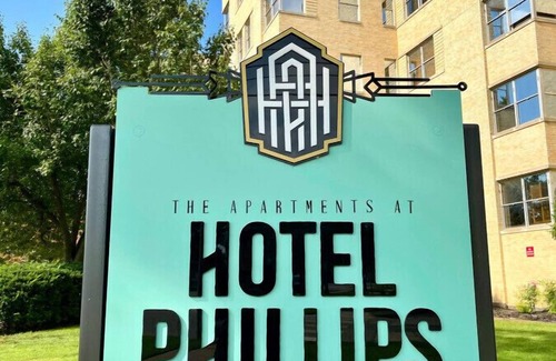 Bartlesville Apartment | 113 · Industrial Chic #113 - Hotel Phillips