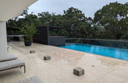 Heredia Apartment | 113 Rocks, Perfect location for business and having everything within reach.