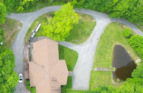 Whittier Cabin | 11BR Private Cabins w/Hot Tub, Sauna, Game Room - 2 Cabins!