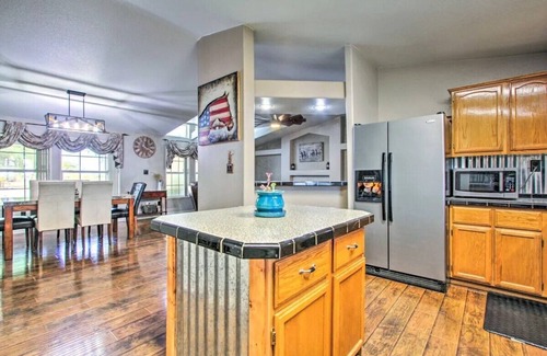 Tonopah House | 12+ Acre Family and Pet Friendly Horse Property w/Riding Trails and Pool!