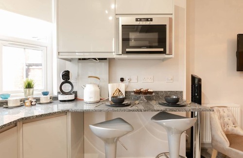 Reading Apartment | 12 Helena house Studio