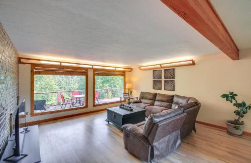 Sandpoint House | 12 Mi to Schweitzer Spacious Home with Deck!