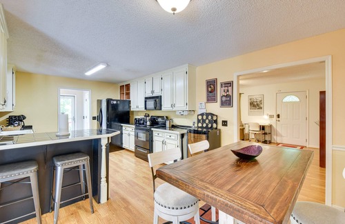 Watkinsville House | 12 Mi to UGA Campus: Spacious Group Getaway!