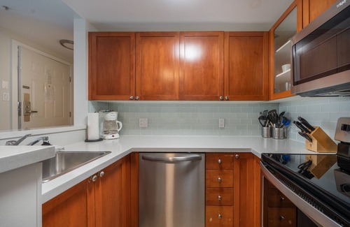 Village North House | 121 Glaciers Reach a 2br with hot tub & pool in Whistler Village
