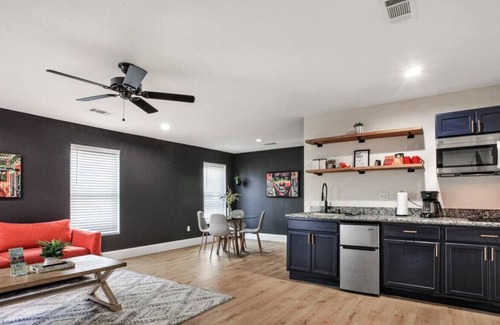 Arabi Apartment | 1234 Mehle Street · Lovely 1 bedroom unit with free parking on premise