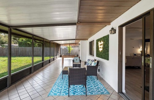 Lakeland House | 1244 3BR/2BA Lakefront Oasis Medical Center
