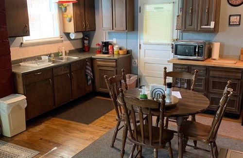Lakeville Cottage | 125/nt after discount Oct 6-10 two nt minimum-Lakefront Cottage at O'Dells Lake