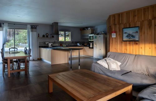 Salles House | 126m² House with Pool and Garden, 25 Minutes from Bassin d'Arcachon
