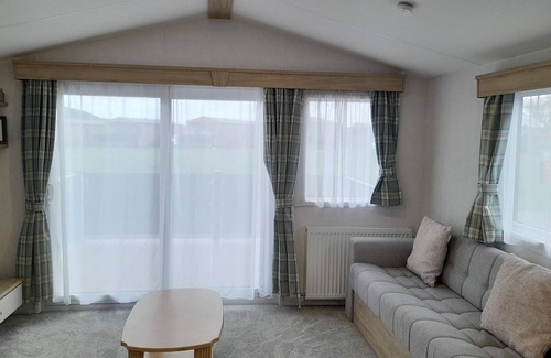 Forfar House | 12A Beautiful Lodge Home For Hire 2 Bedrooms