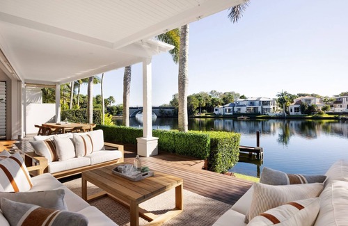 Noosaville House | 13 The Promontory Noosa Waters