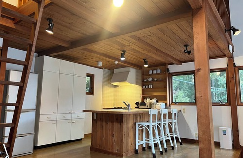 Fujikawaguchiko Cottage | 136s㎡ Cathedral ceiling cabin/3min walk Lake Saiko/BBQ/5min drive Kawaguchi Lake